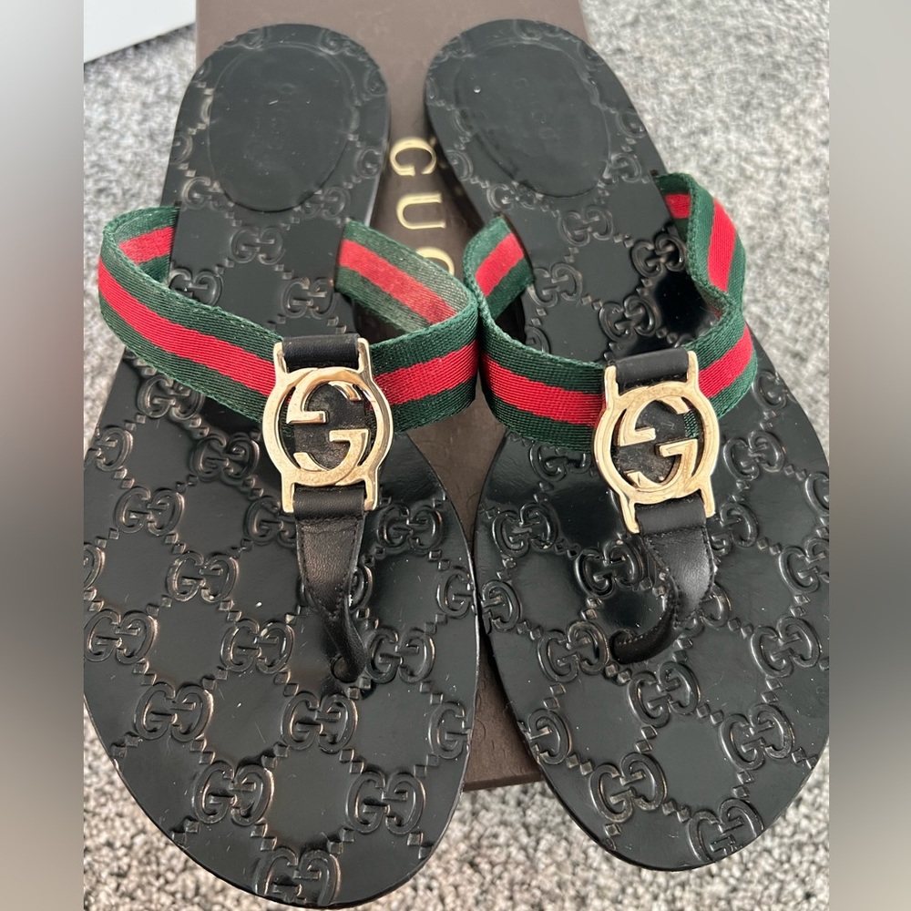 Gucci Black Lifford Sandals with Red and Green Straps - Picture 3 of 11
